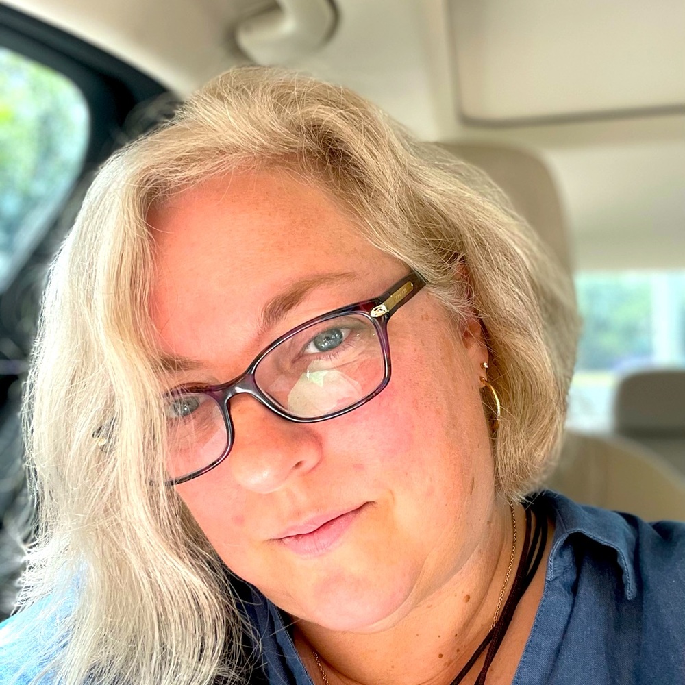 Meet your Posher, Jennifer